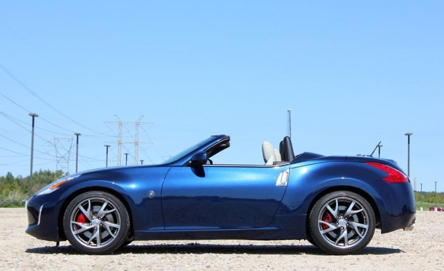  Nissan 370Z Roadster 2013 года  (фото 9 из 20)